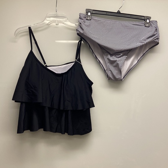 New Two Piece Tankini Swim Suit Black and White Striped Ruffle Accent XXL - Picture 2 of 6